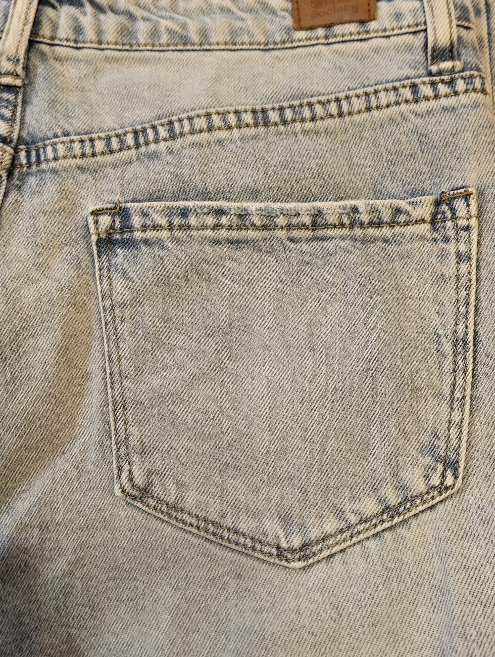 Simple Society Lexi Button Fly Destroyed Mom Jeans Light Wash 7/28 - Picture 9 of 10